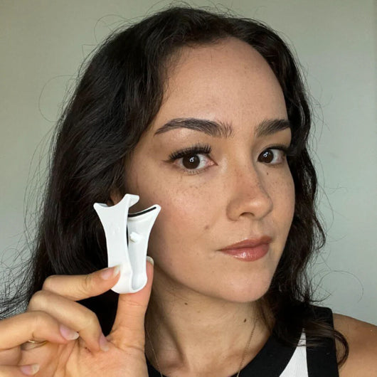 LashGrip™ — Le secret des cils impeccables en un geste